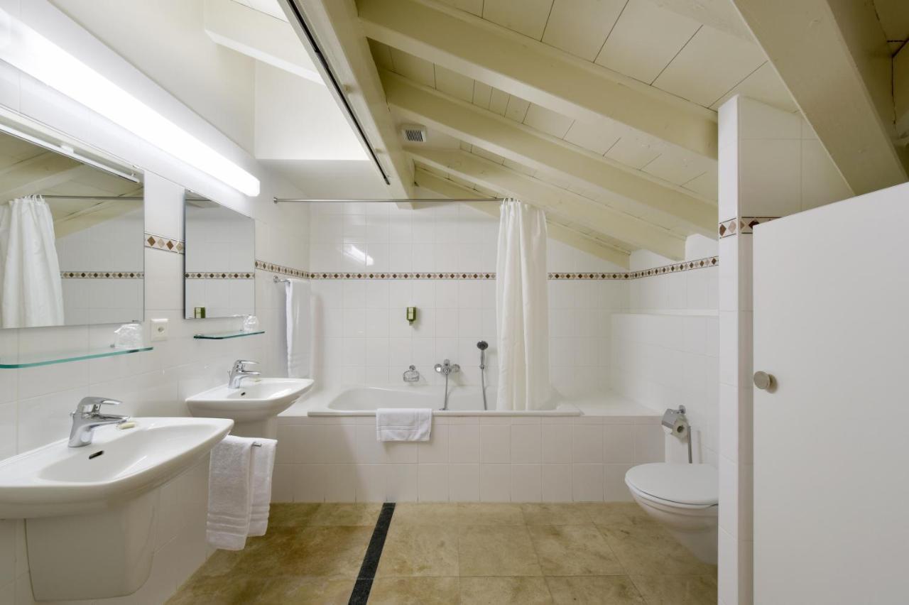 L'Hotel By Hostellerie Du Chateau ロール エクステリア 写真