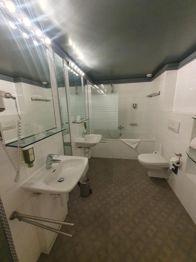 L'Hotel By Hostellerie Du Chateau ロール エクステリア 写真